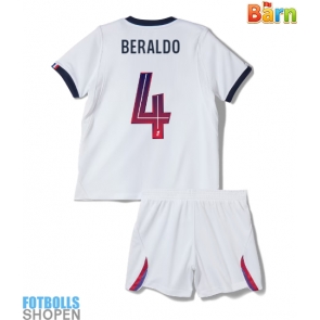 Billiga Paris Saint-Germain Lucas Beraldo #4 Bortatröja Barn 2026-27 Kortärmad (+ Korta byxor)